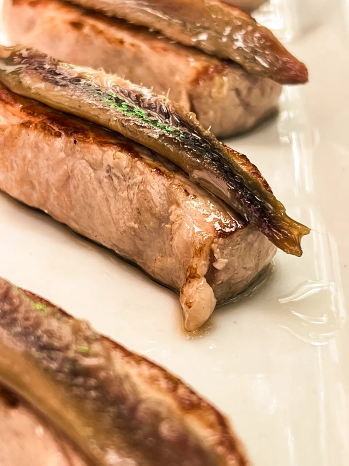 Lingotes de secreto con anchoas